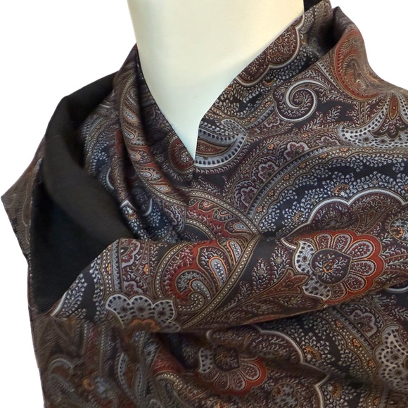 Dion Paisley Fringe Scarf – Silk & Wool - - Picture 5 of 10